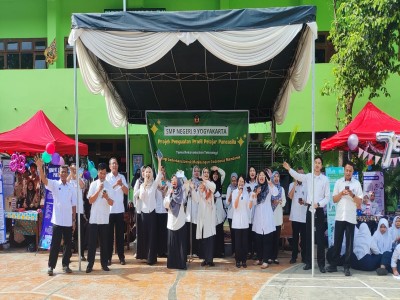 P5 Rekayasa Teknologi - Kreatifitas dan Inovasi SMP N 9 Yogyakarta untuk Indonesia Mendunia